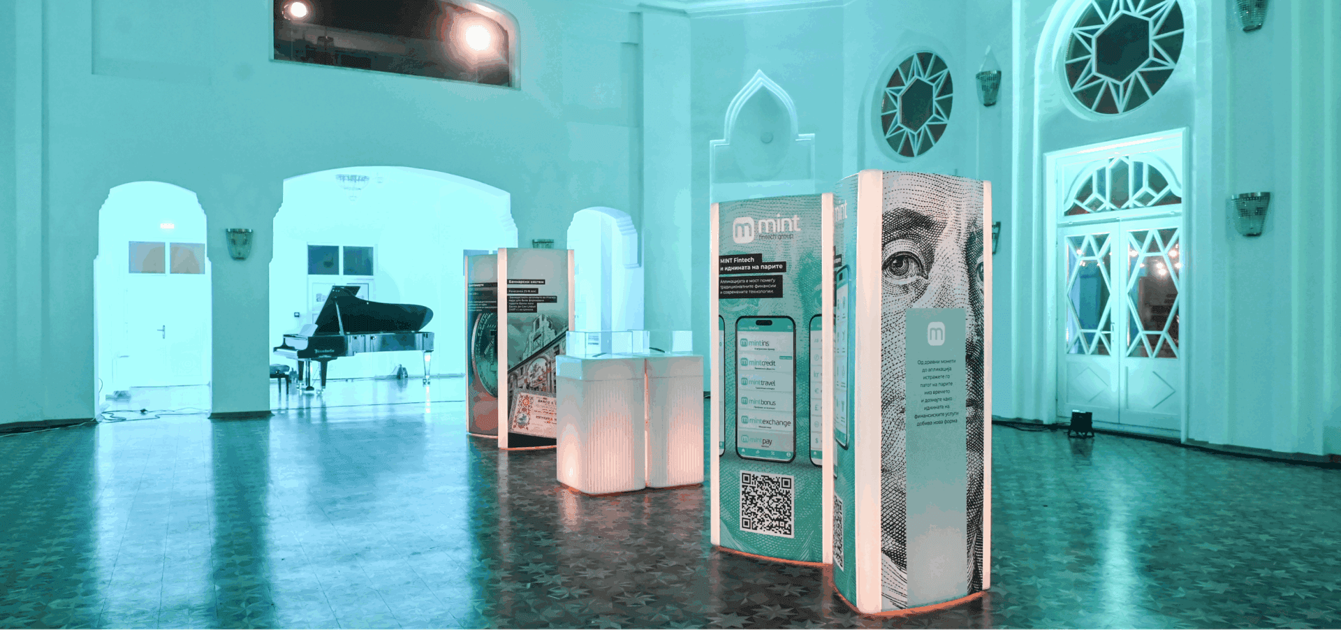 CITY TOTEM gallery 1