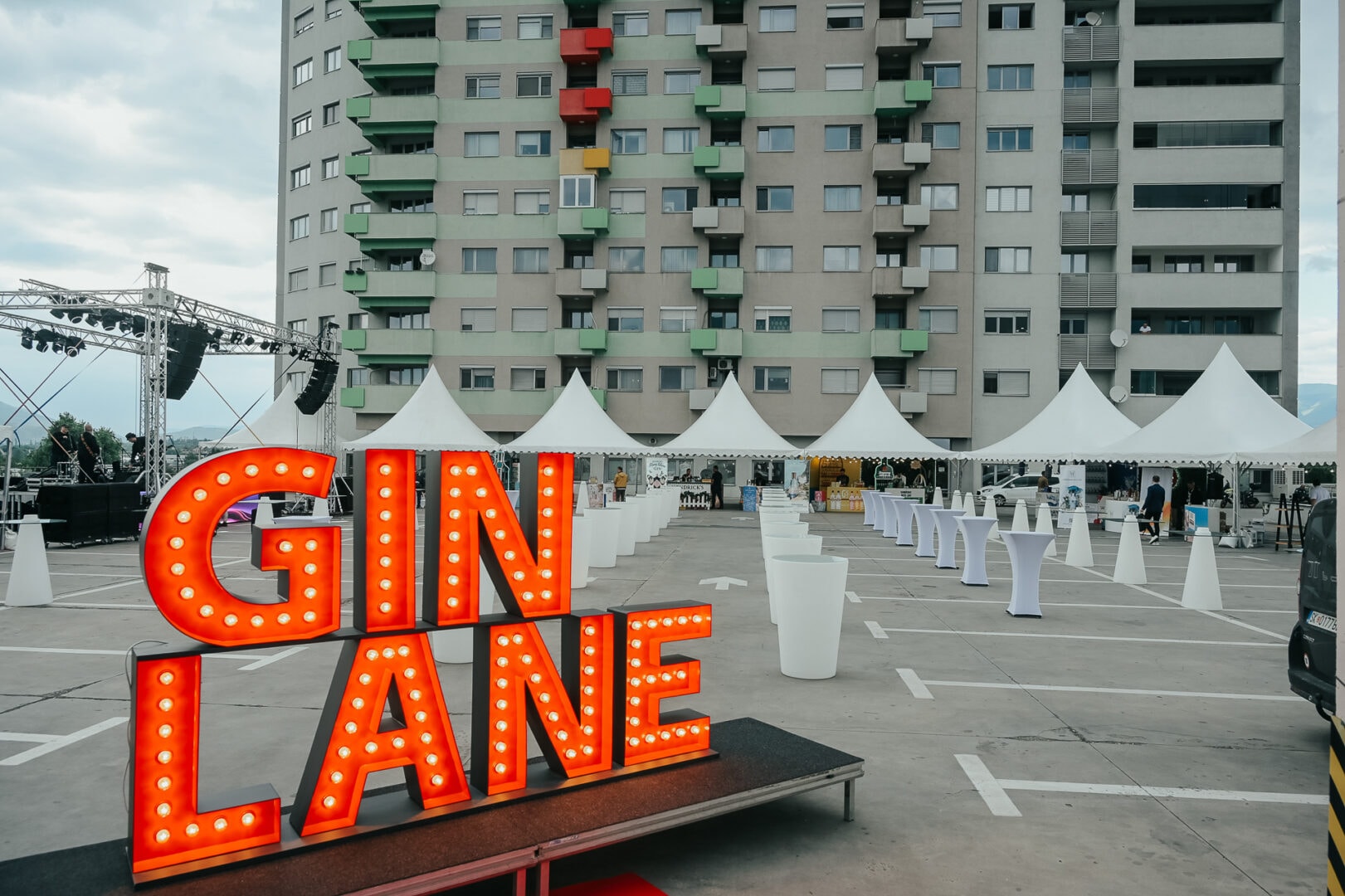 Gin Lane 2025